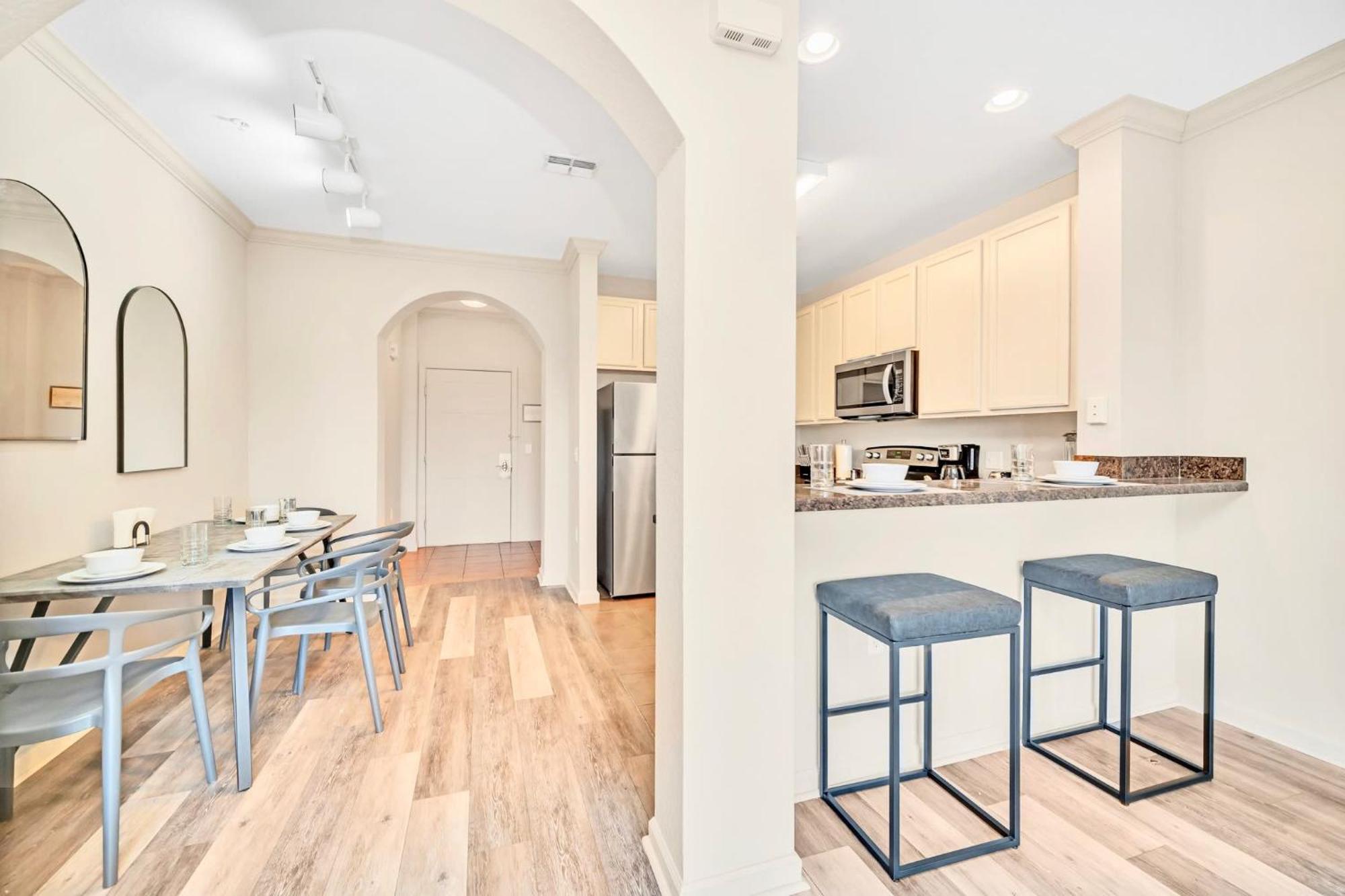 Bright 2Br Condo With Pool And Hot Tub - Near Disney! Orlando Exterior photo