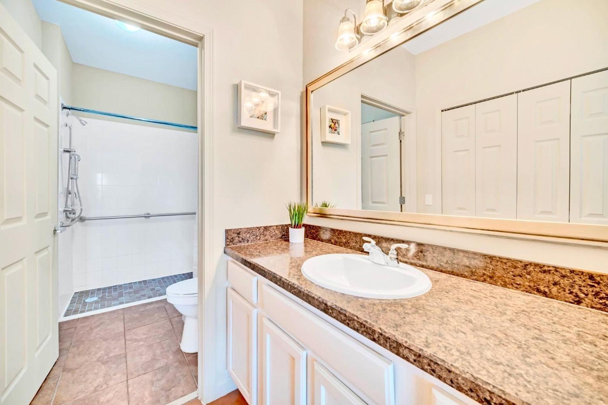 Bright 2Br Condo With Pool And Hot Tub - Near Disney! Orlando Exterior photo