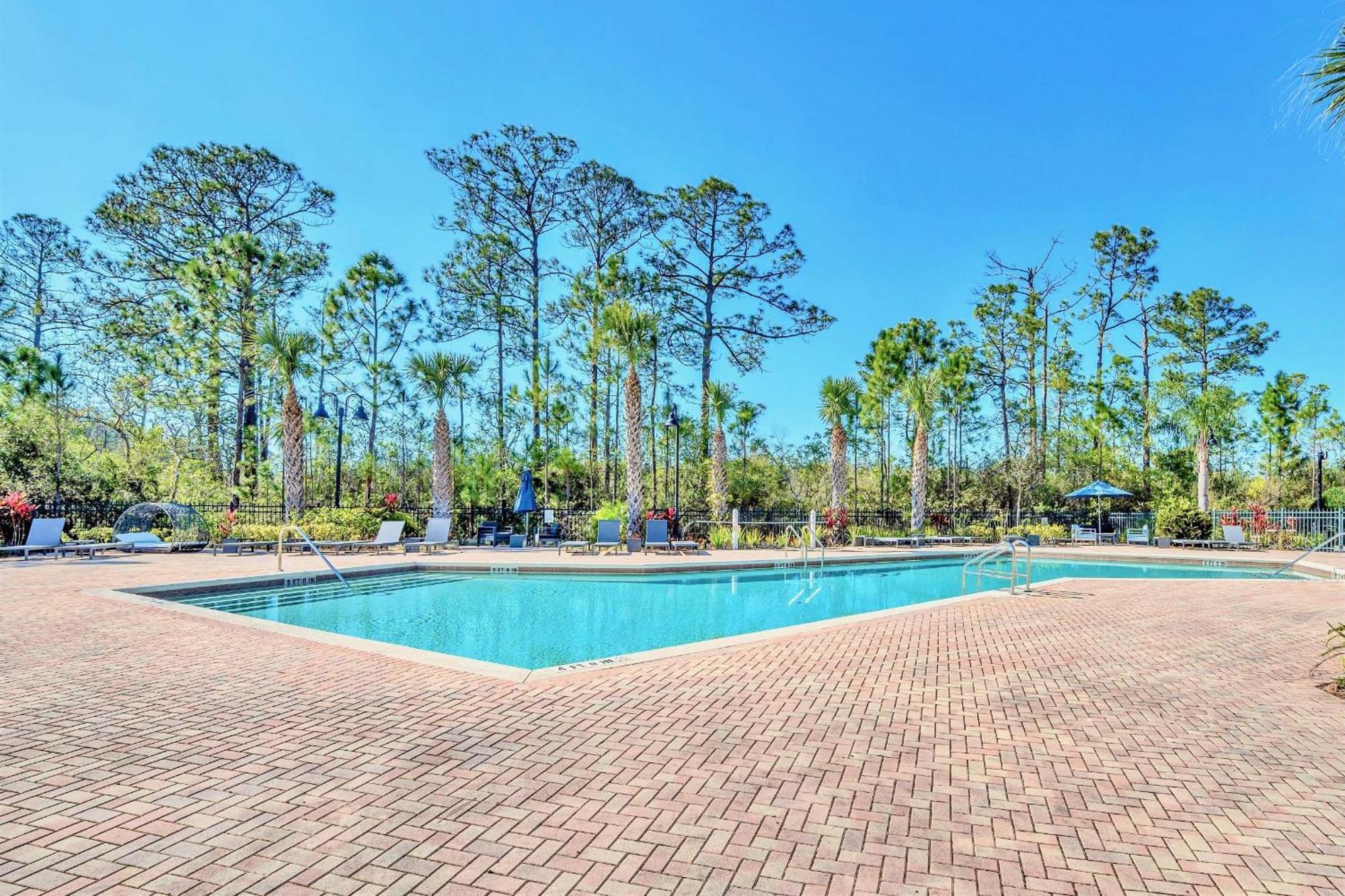 Bright 2Br Condo With Pool And Hot Tub - Near Disney! Orlando Exterior photo
